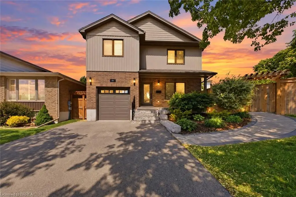 21 Sandy Row, Brantford ON N3T 5Z3