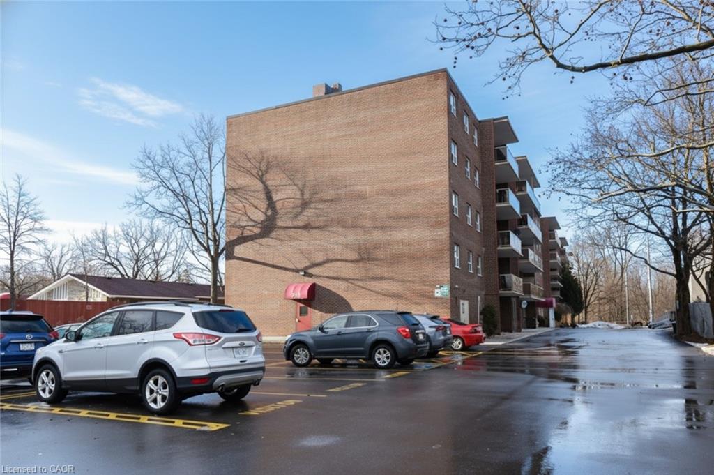 205-793 Colborne Street, Brantford ON N3S 7J3