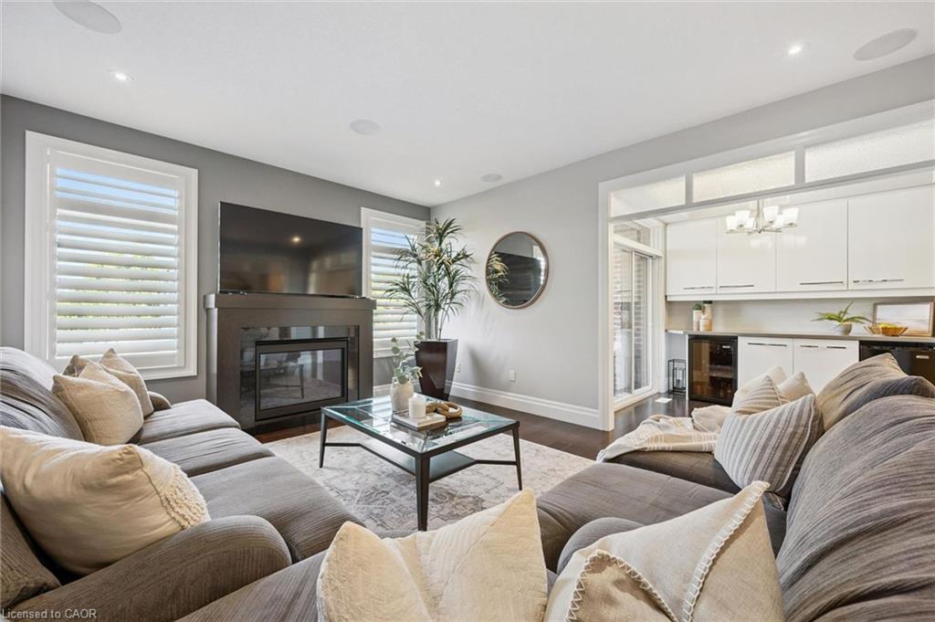 111 Oak Park Drive, Waterloo ON N2K 0B3