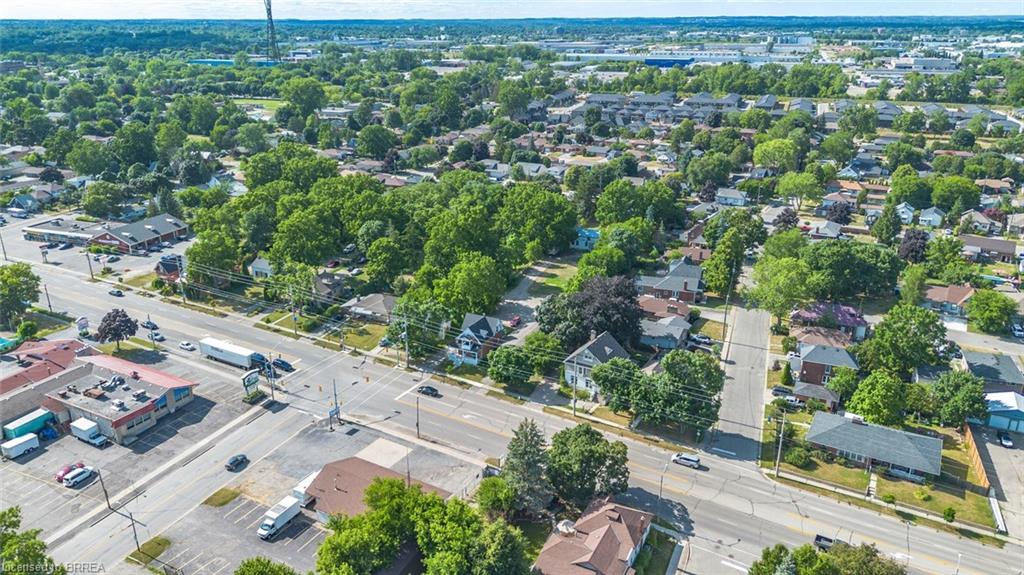 816 Colborne Street E, Brantford ON N3S 3S4