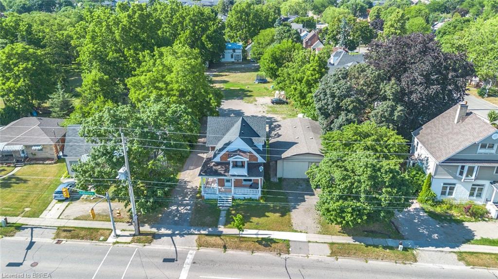 816 Colborne Street E, Brantford ON N3S 3S4