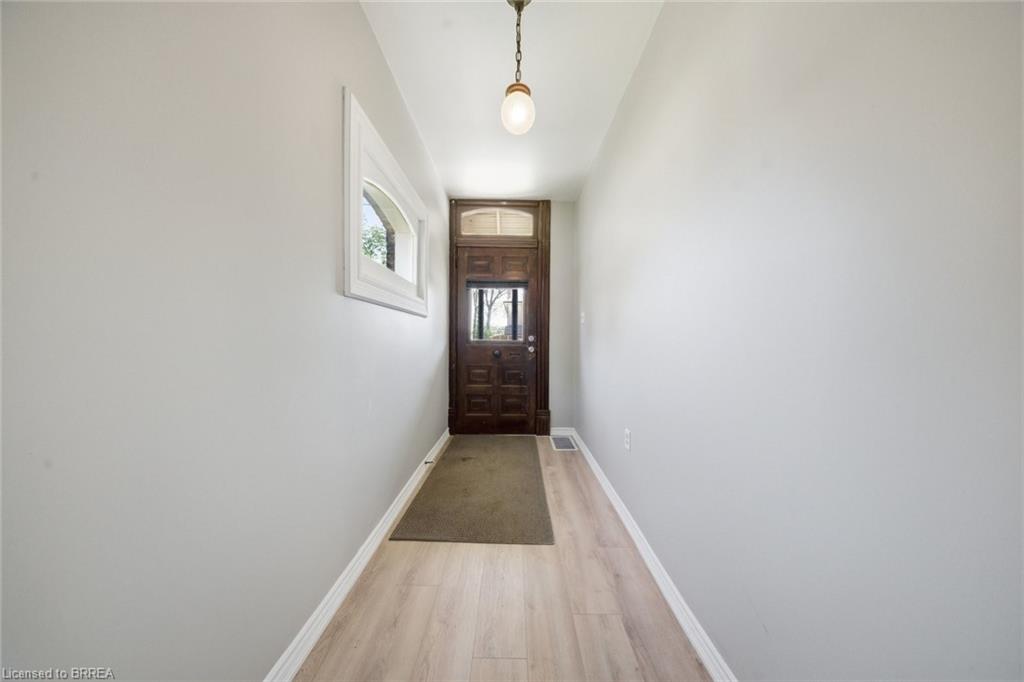 76 Brock Street, Brantford ON N3S 5V2
