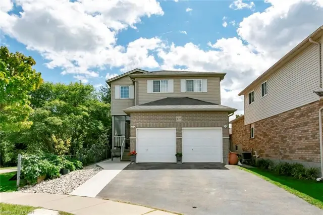 107 Glencliffe Court, Kitchener ON N2B 3X1