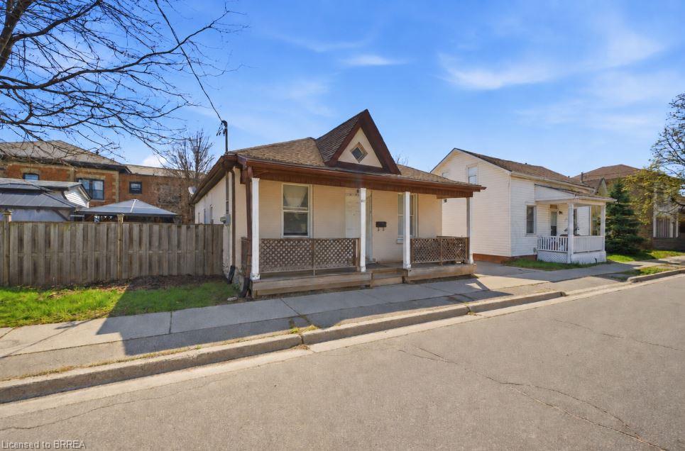 103 Queen Street, Brantford ON N3T 3C1