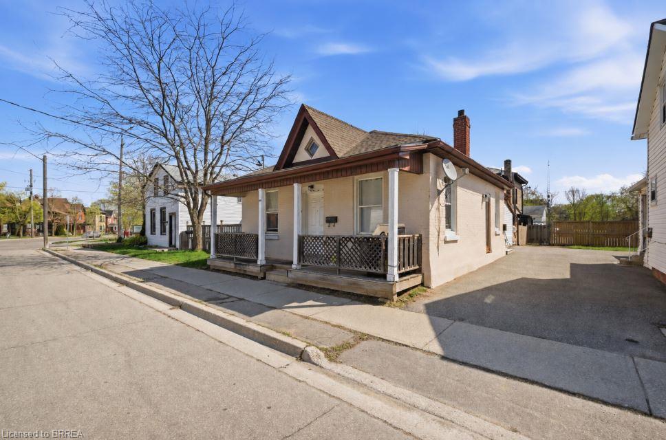 103 Queen Street, Brantford ON N3T 3C1