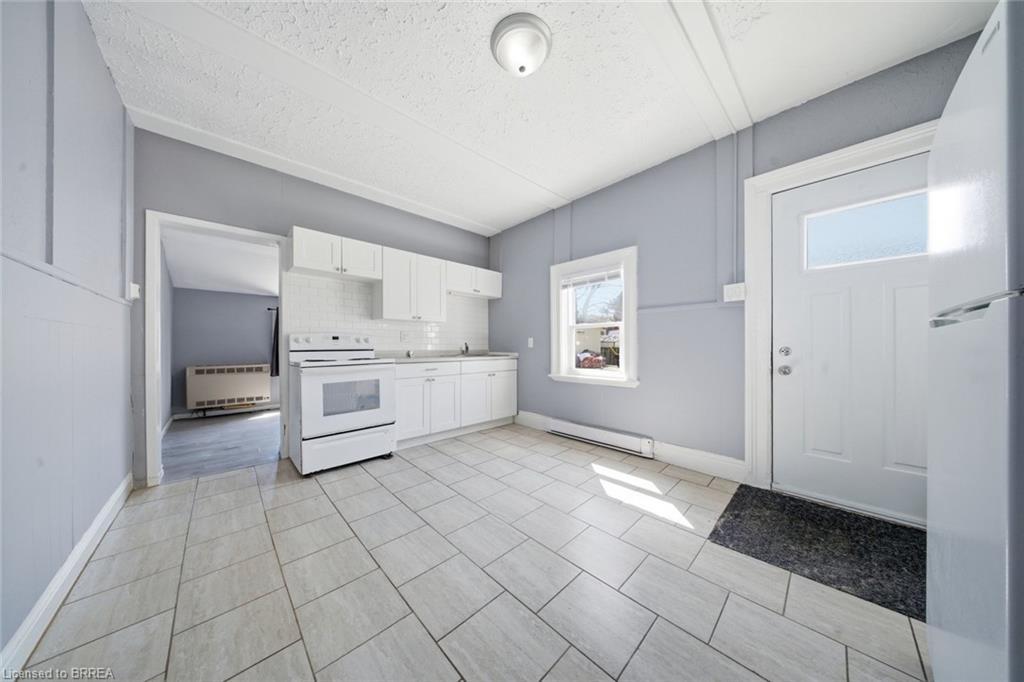 103 Queen Street, Brantford ON N3T 3C1