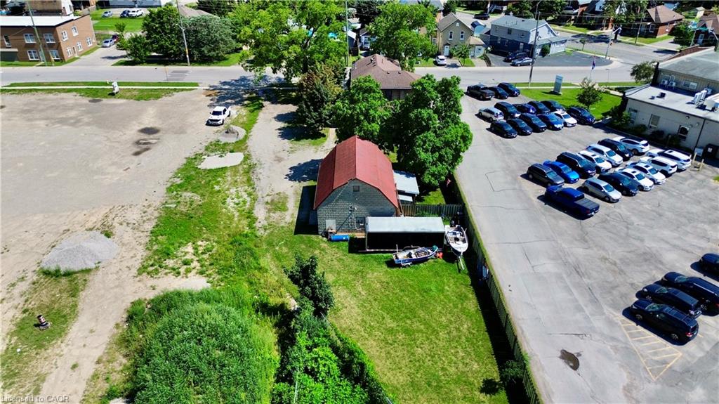 135 Sherwood Drive, Brantford ON N3T 1N8