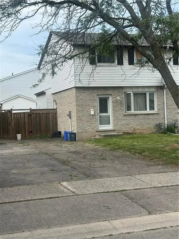 35 Debby Crescent, Brantford ON N3R 7A4