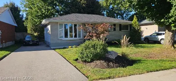 7 Cambridge Drive, Brantford ON N3R 5E1