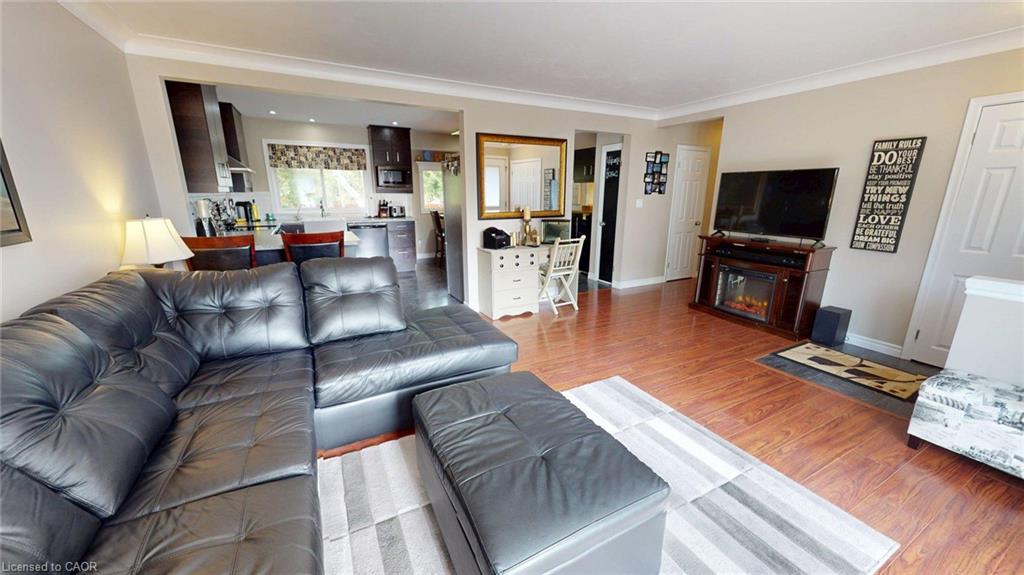 7 Cambridge Drive, Brantford ON N3R 5E1