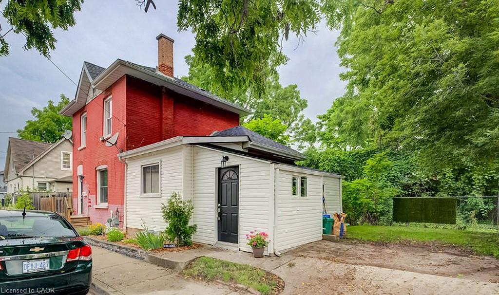 38 Rose Avenue, Brantford ON N3S 2M2