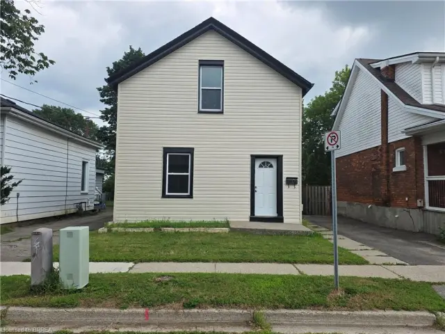 109 Sydenham Street, Brantford ON N3R 3Y7