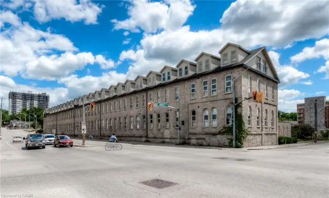 110-25 Concession Street, Cambridge ON N1R 2G6