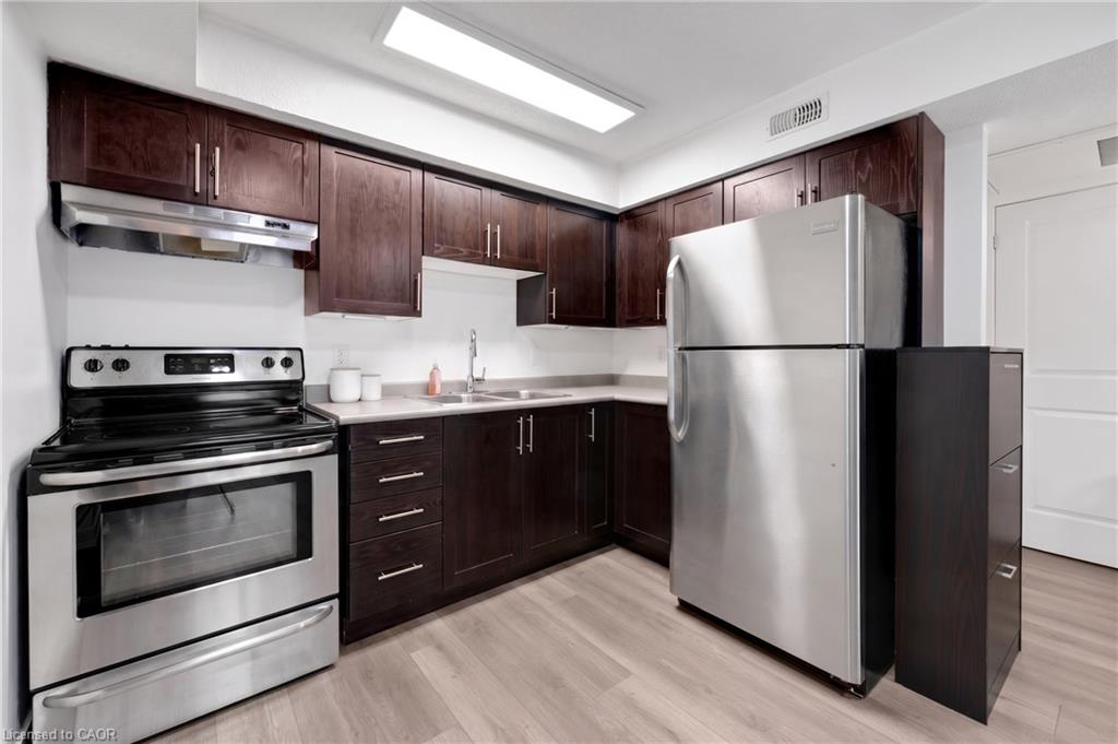 1C-185 Windale Crescent, Kitchener ON N2E 0G3