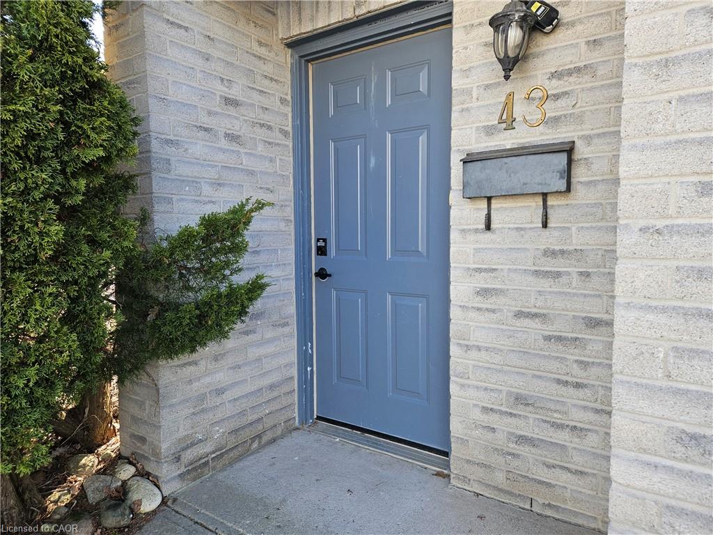 43-589 Beechwood Drive, Waterloo ON N2T 2K9