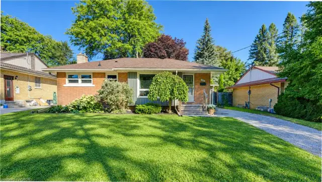 122 Brandon Avenue, Kitchener ON N2M 2J5