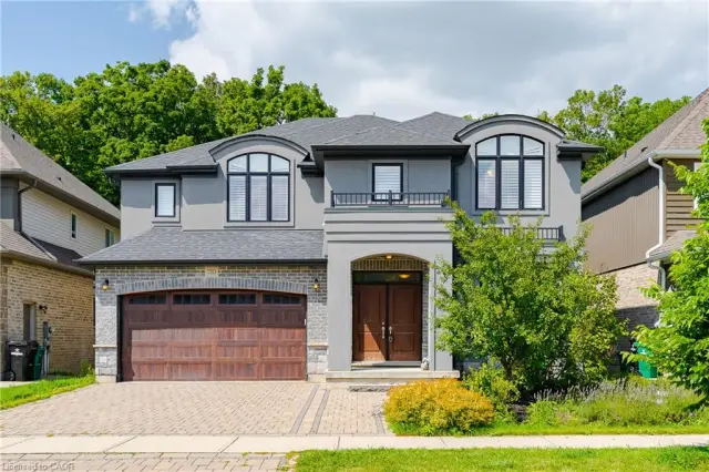530 Pinery Trail, Waterloo ON N2V 2S4
