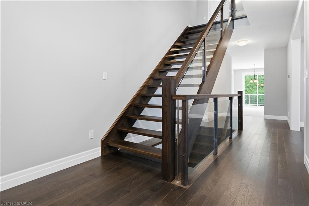 530 Pinery Trail, Waterloo ON N2V 2S4