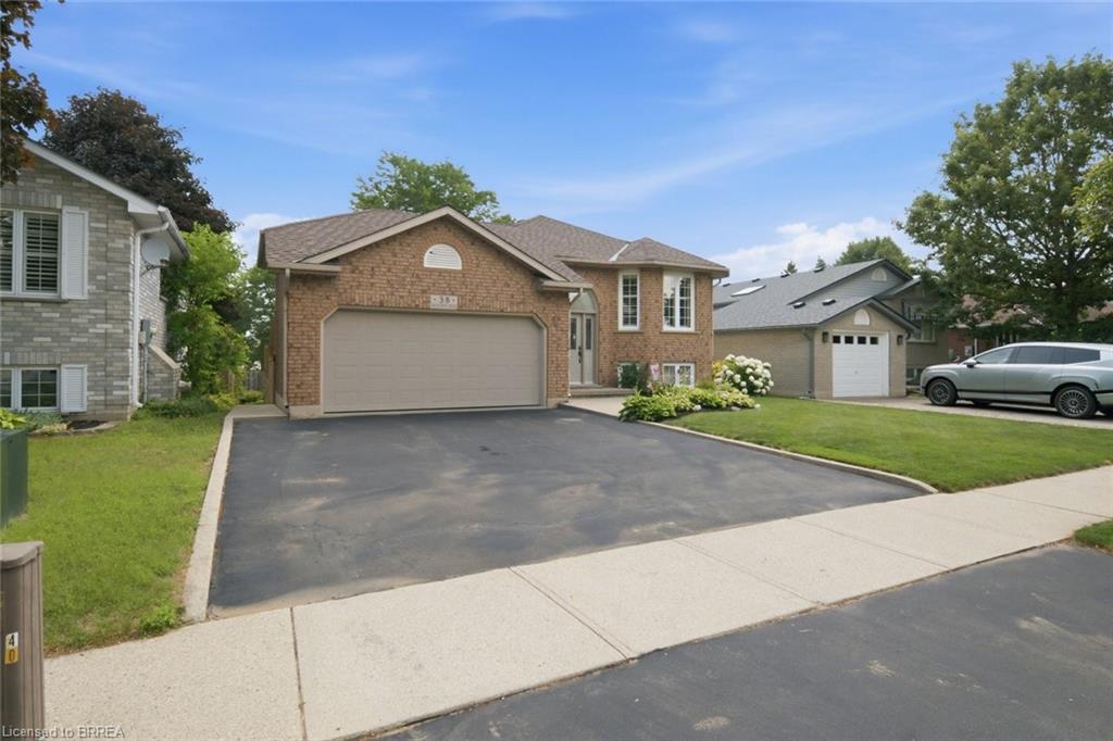 38 Olivetree Road, Brantford ON N3R 7X2