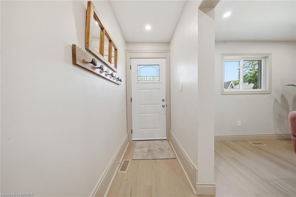 14 Bond Street, Brantford ON N3R 4G5