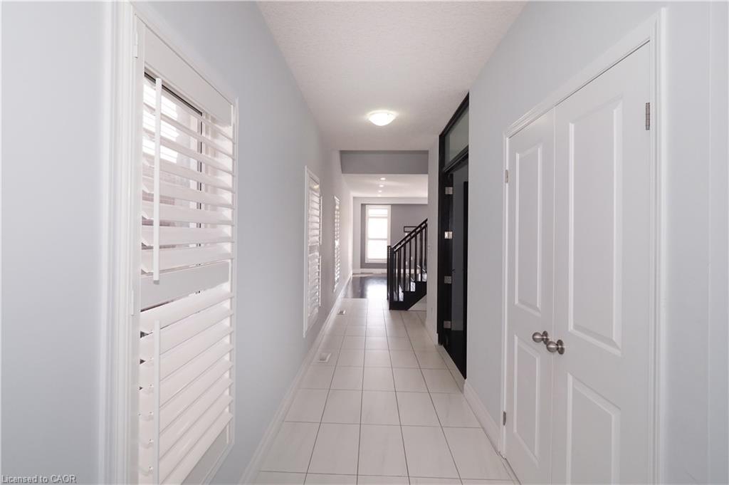 296 Countrystone Crescent, Kitchener ON N2N 3S2