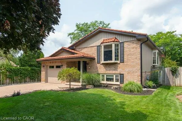 154 Ambleside Court, Waterloo ON N2K 3E3