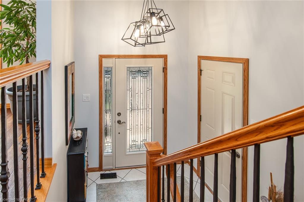 154 Ambleside Court, Waterloo ON N2K 3E3