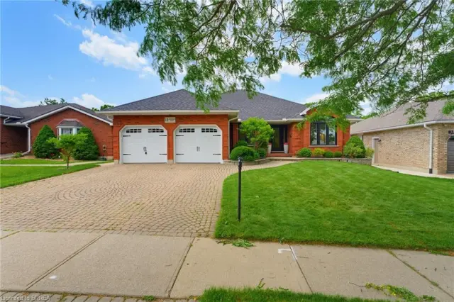 12 Macbride Court, Brantford ON N3T 6J1