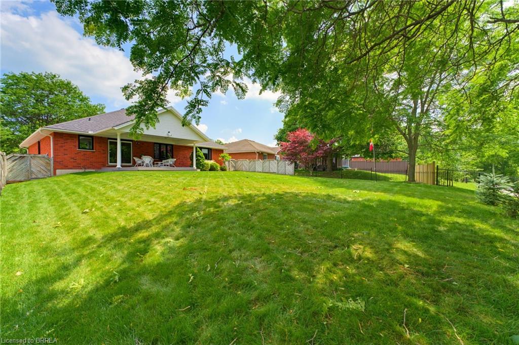 12 Macbride Court, Brantford ON N3T 6J1