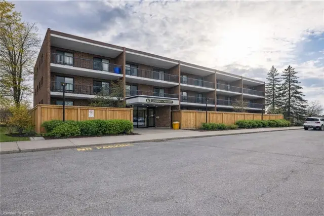 52-63 Conroy Crescent, Guelph ON N1G 2V5