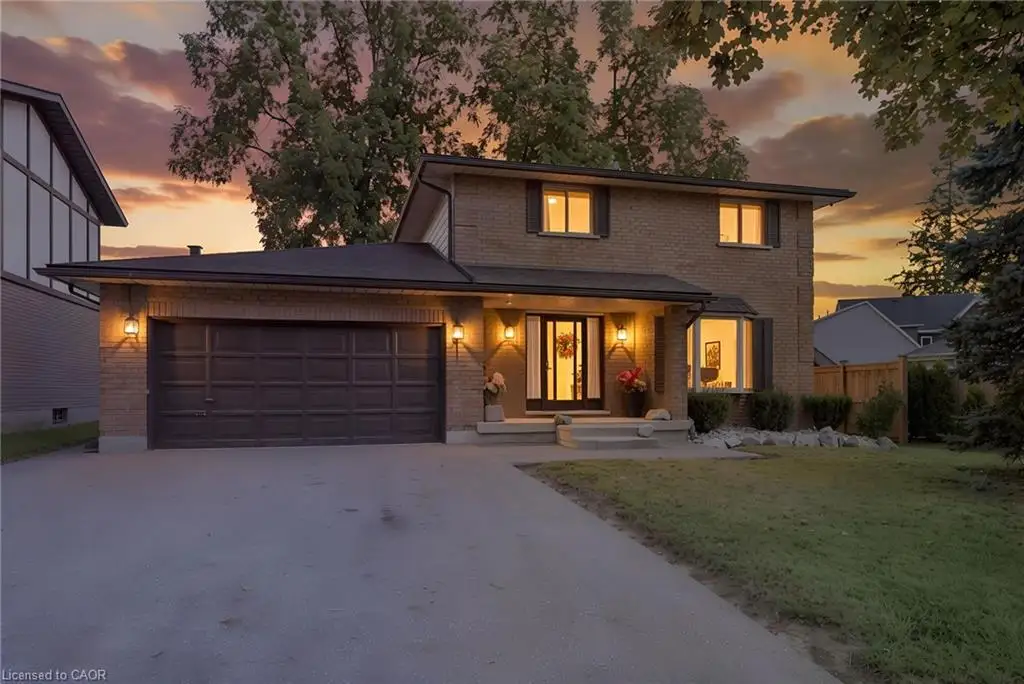 8 Beckett Drive, Brantford ON N3T 6E5