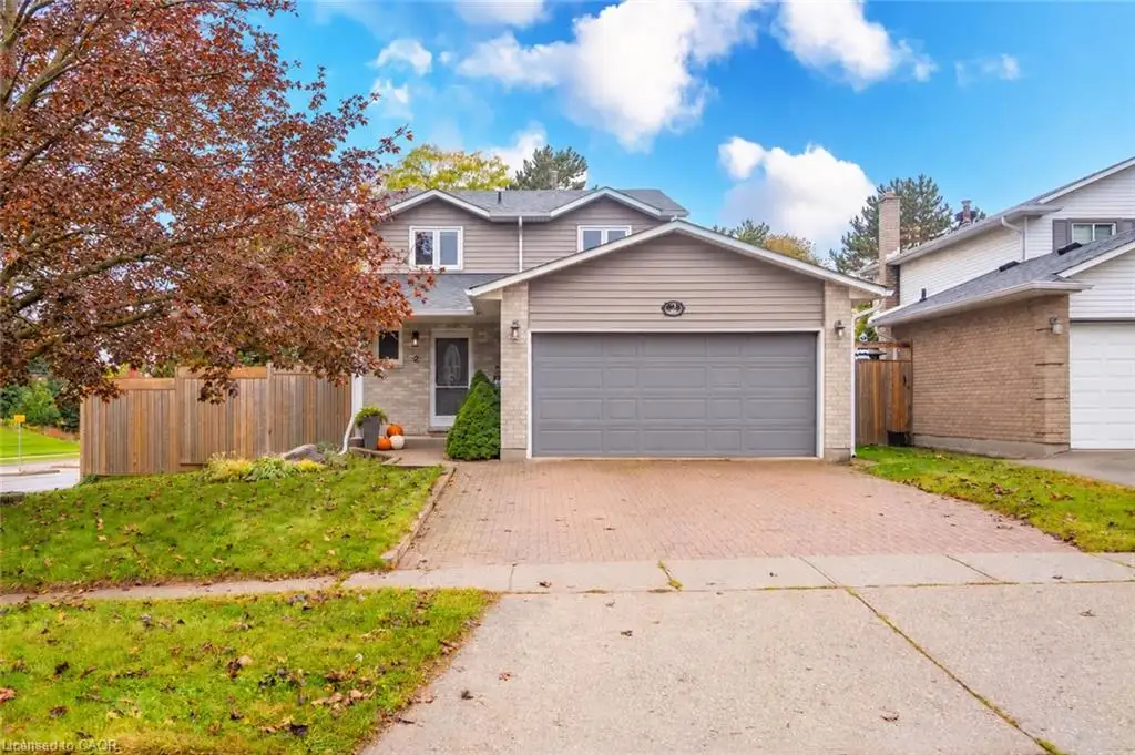 2 Cindy Avenue, Cambridge ON N3C 3J2