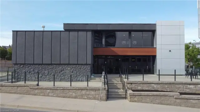 618 King Street W, Kitchener ON N2G 1C8