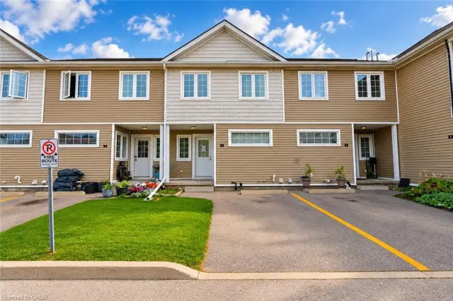 8-23 Howe Drive, Kitchener ON N2E 1J3