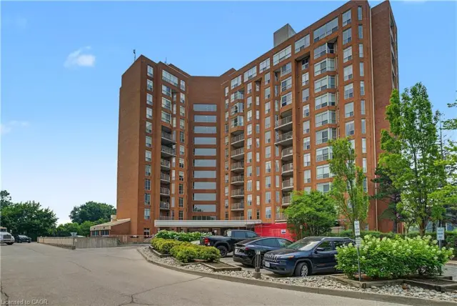 803-1414 King Street E, Kitchener ON N2G 4T8