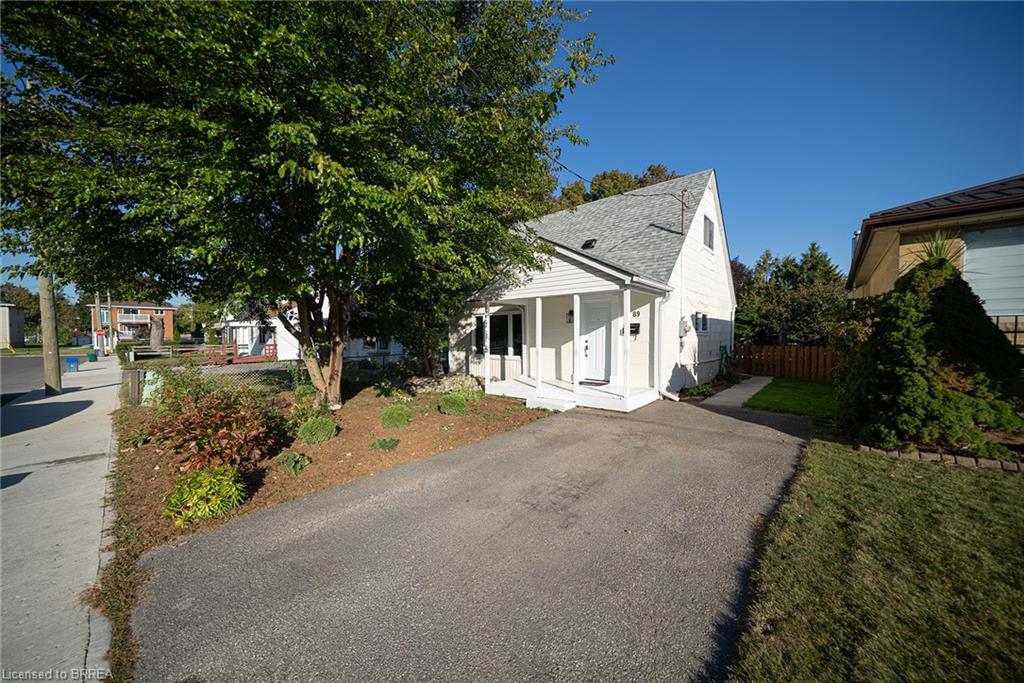 89 Salisbury Avenue, Brantford ON N3S 1N1