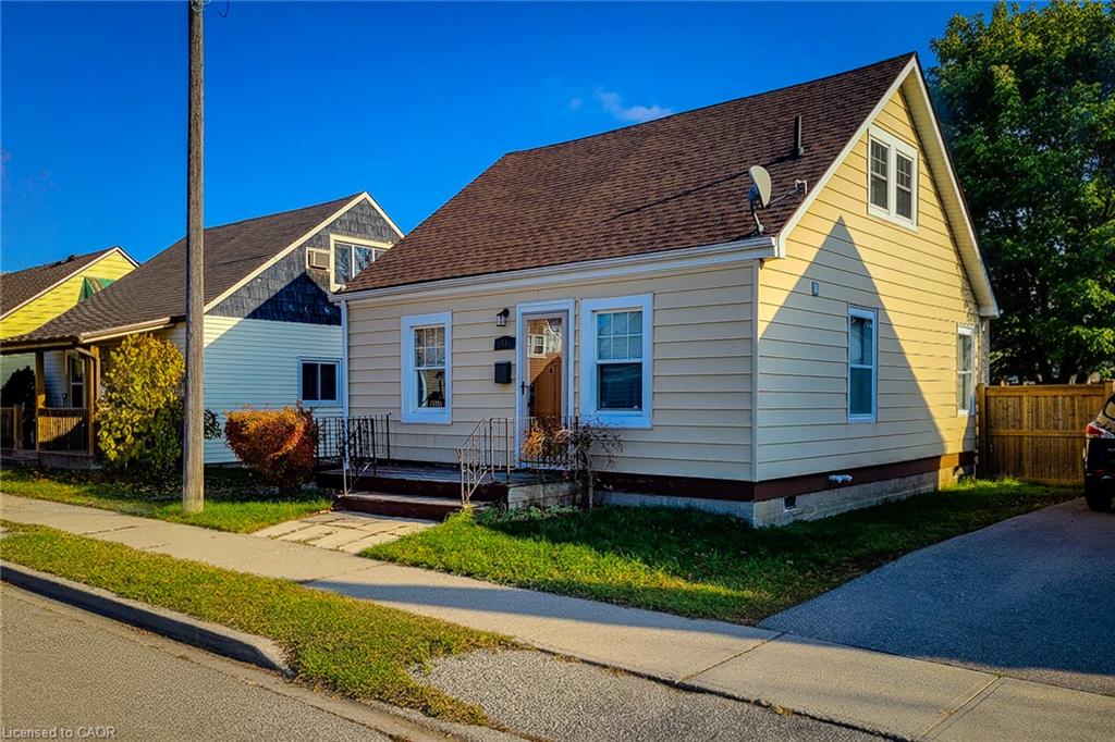 54 Eighth Avenue, Brantford ON N3S 1C3