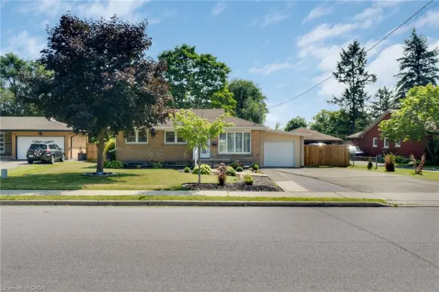 147 Tait Street, Cambridge ON N1S 3E7