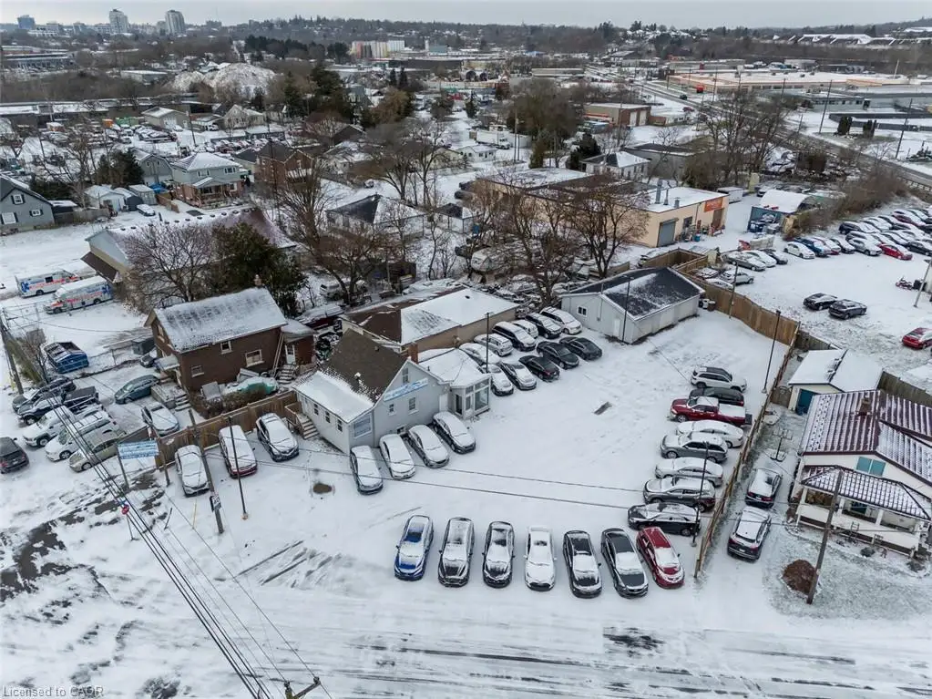 4 Beaumont Crescent, Guelph ON N1E 6A7