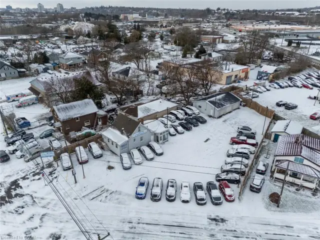 4 Beaumont Crescent, Guelph ON N1E 6A7