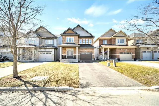 19 Findlay Way, Fergus ON N1M 0A4