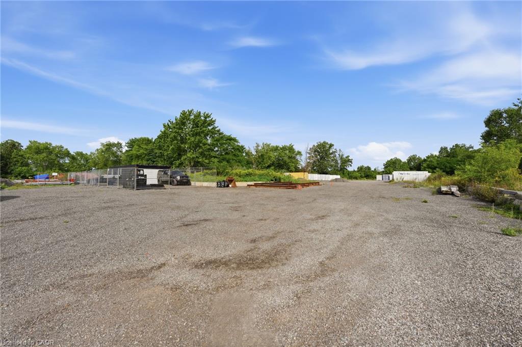 1422 Colborne Street E, Brantford ON N3R 0C3