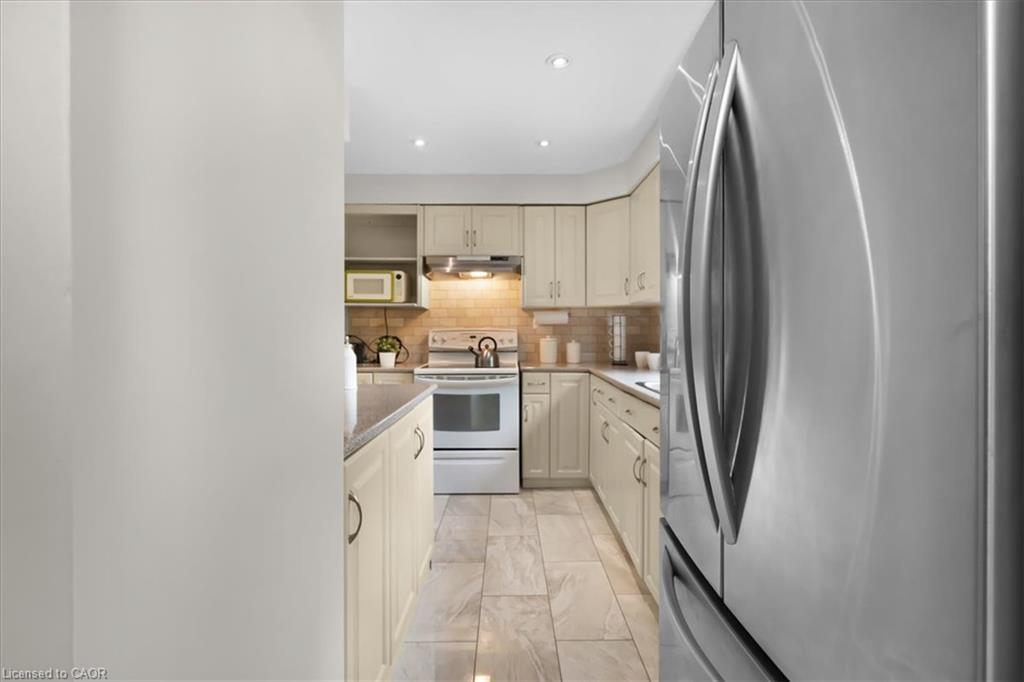 421 Bairstow Crescent, Waterloo ON N2K 2H7