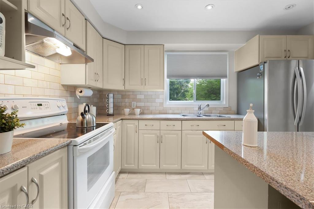 421 Bairstow Crescent, Waterloo ON N2K 2H7