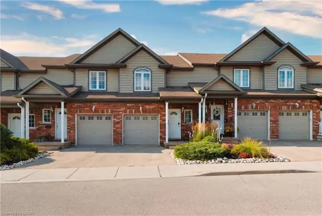 4-975 Strasburg Road, Kitchener ON N2E 0A8