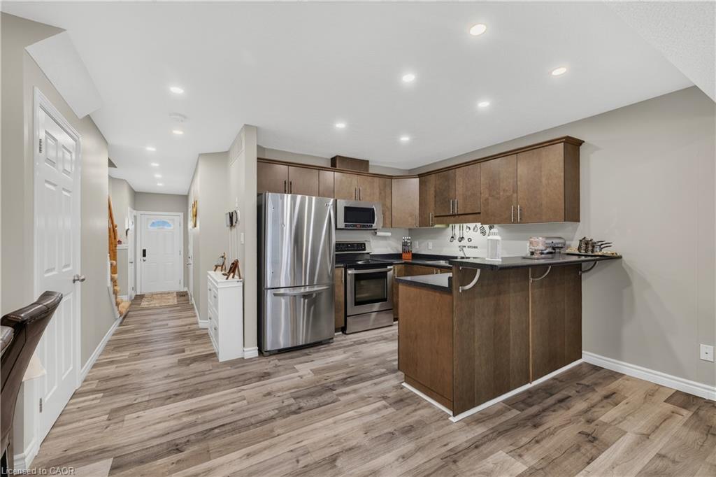 4-975 Strasburg Road, Kitchener ON N2E 0A8