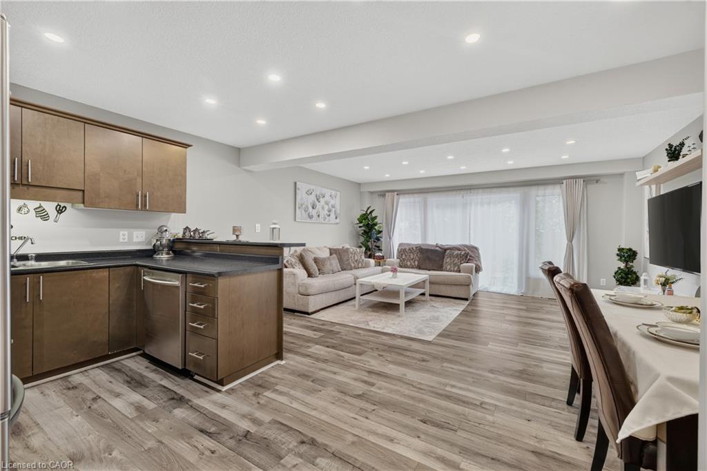 4-975 Strasburg Road, Kitchener ON N2E 0A8
