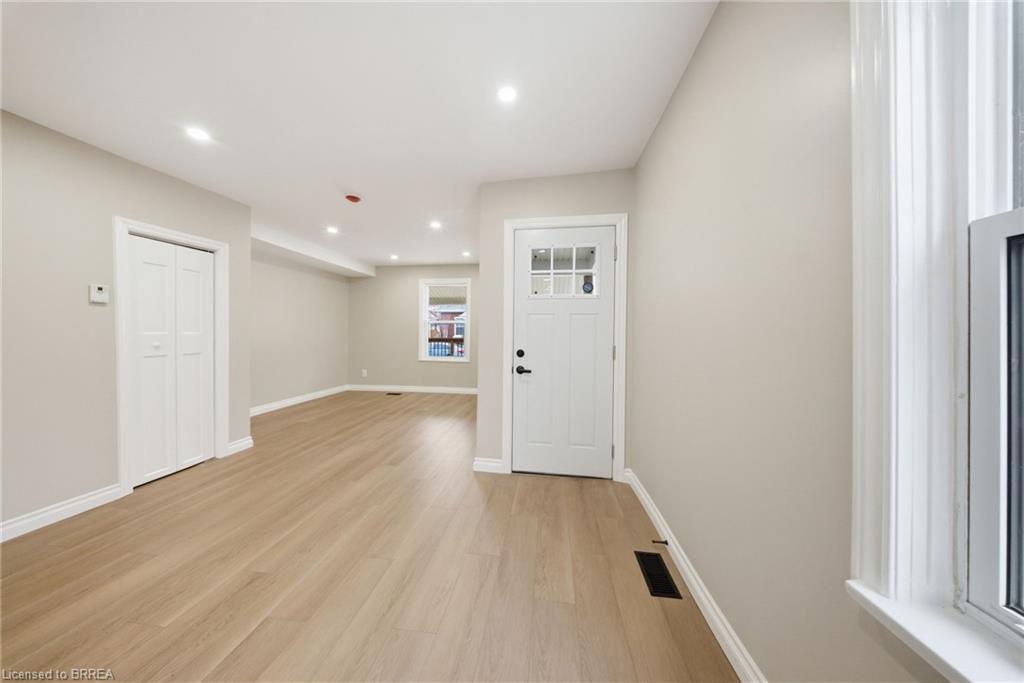 17 Able Avenue, Brantford ON N3S 2Y4