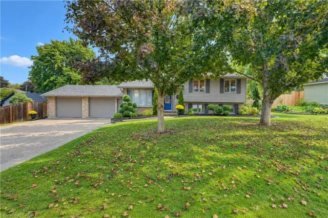 11 Millard Street, Sweaburg ON N4S 7V6