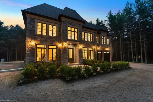 5 West Harris Road, Brantford ON N3T 5L4